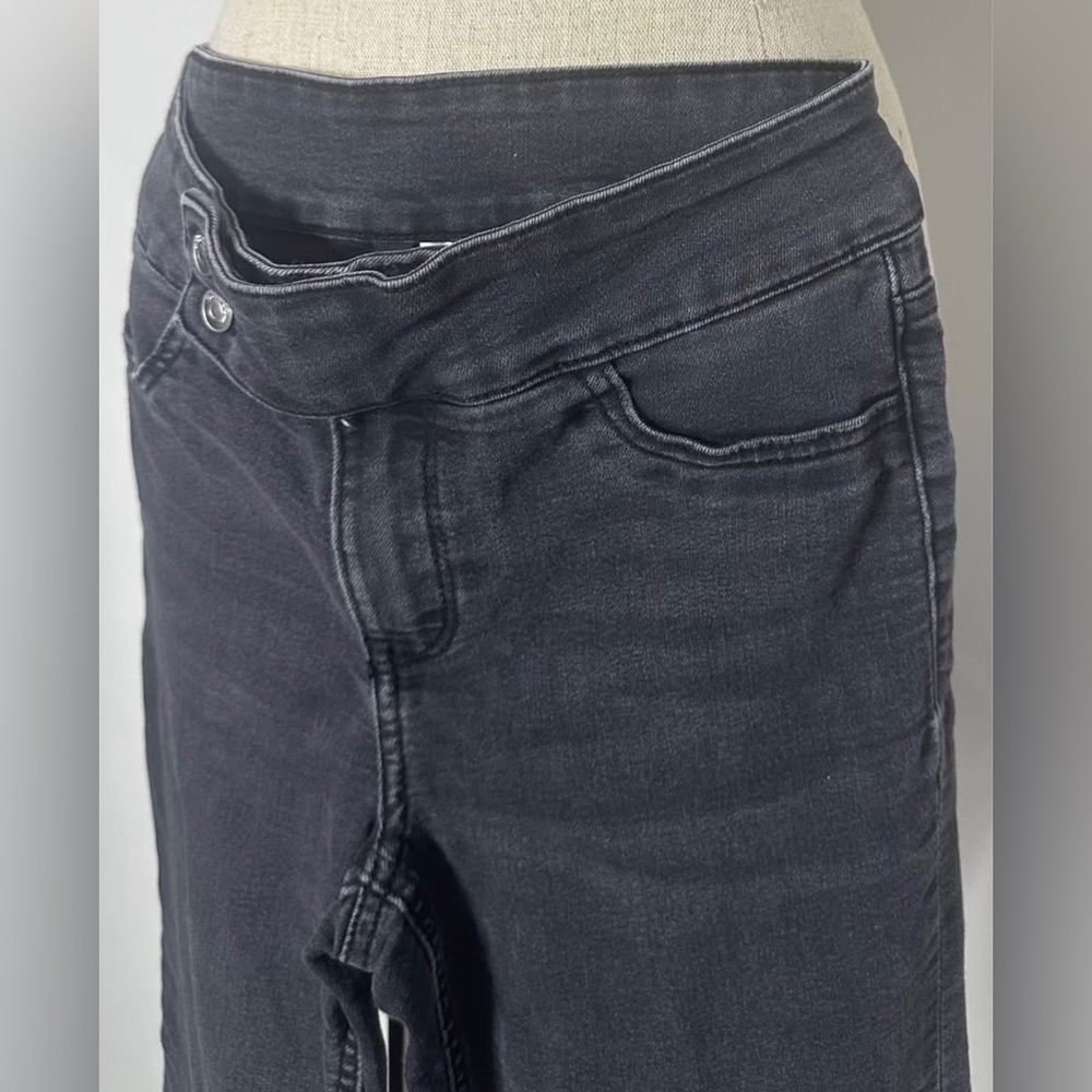 Divided: Dark Gray Flare & Wide Leg Jeans - Picture 2 of 2